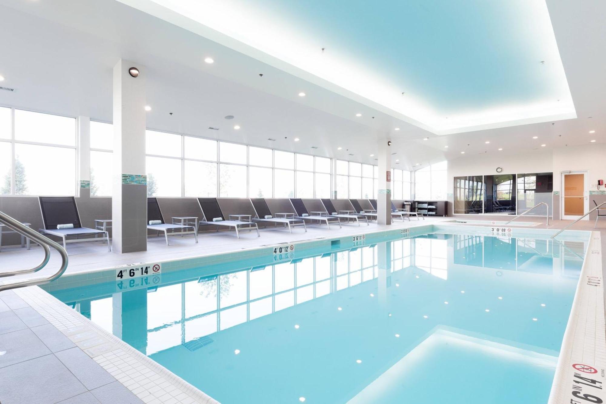 Towneplace Suites By Marriott Edmonton South מראה חיצוני תמונה